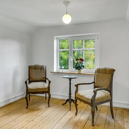 5 Bedroom Beautiful Home In Tranekaer *