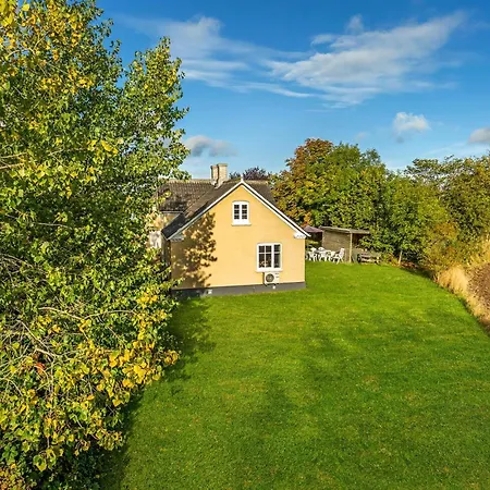 5 Bedroom Beautiful Home In Tranekaer Feriehus